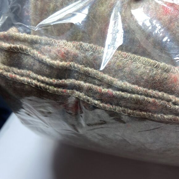 New Vintage 1960s–70s Beacon Rangeley Blanket 72x84 Wool Blend USA Made NIP - Picture 9 of 12